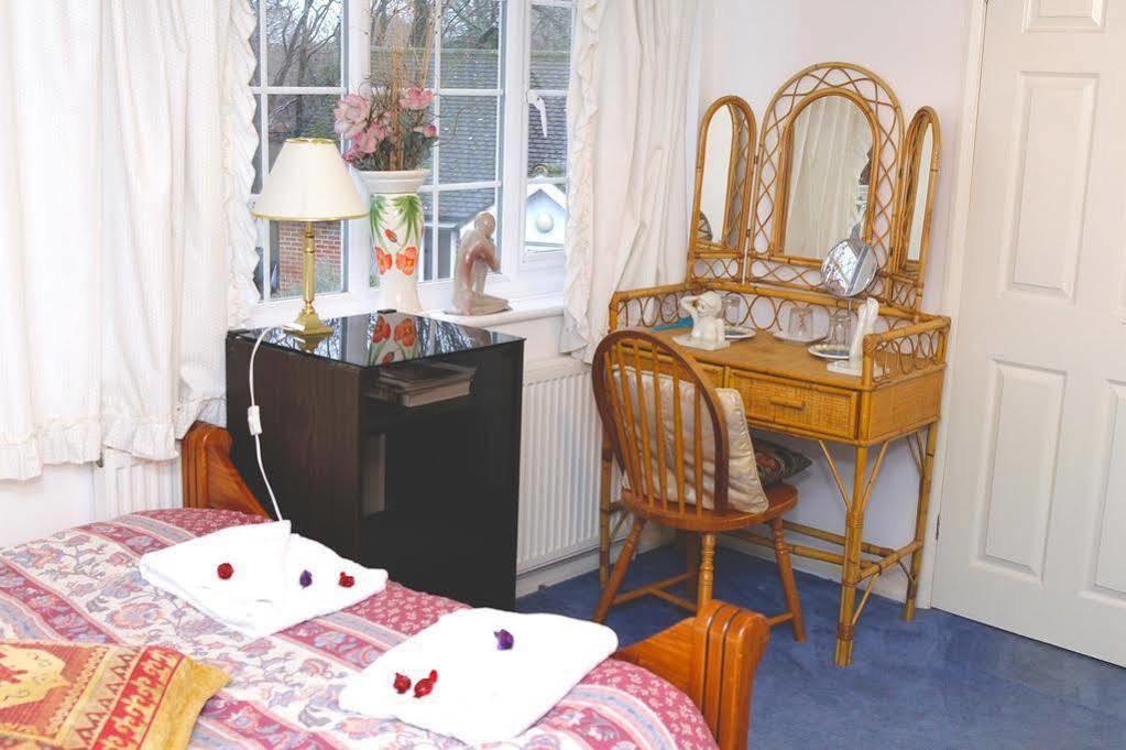 Da Vinci & Guest Parking, A Real Gem 4* Crawley (West Sussex)