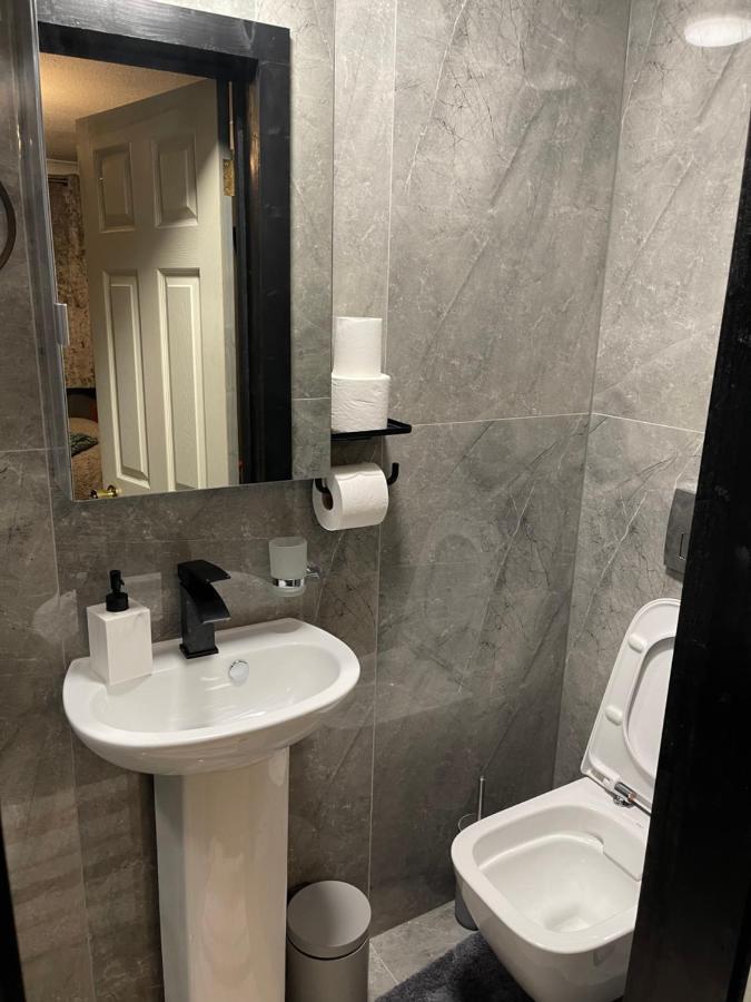 Da Vinci & Guest Parking, A Real Gem 4* Crawley (West Sussex)